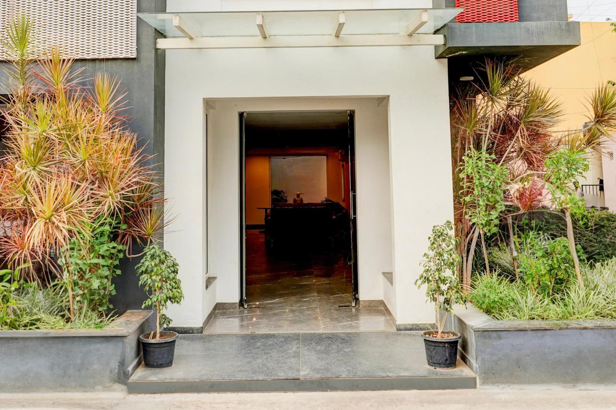 Super Townhouse Hebbal 4*